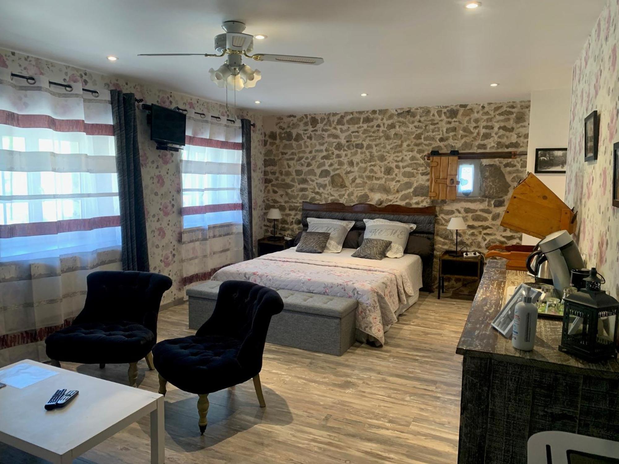 Thiolieres Chambres D'Hotes Les Vergers De Louise المظهر الخارجي الصورة